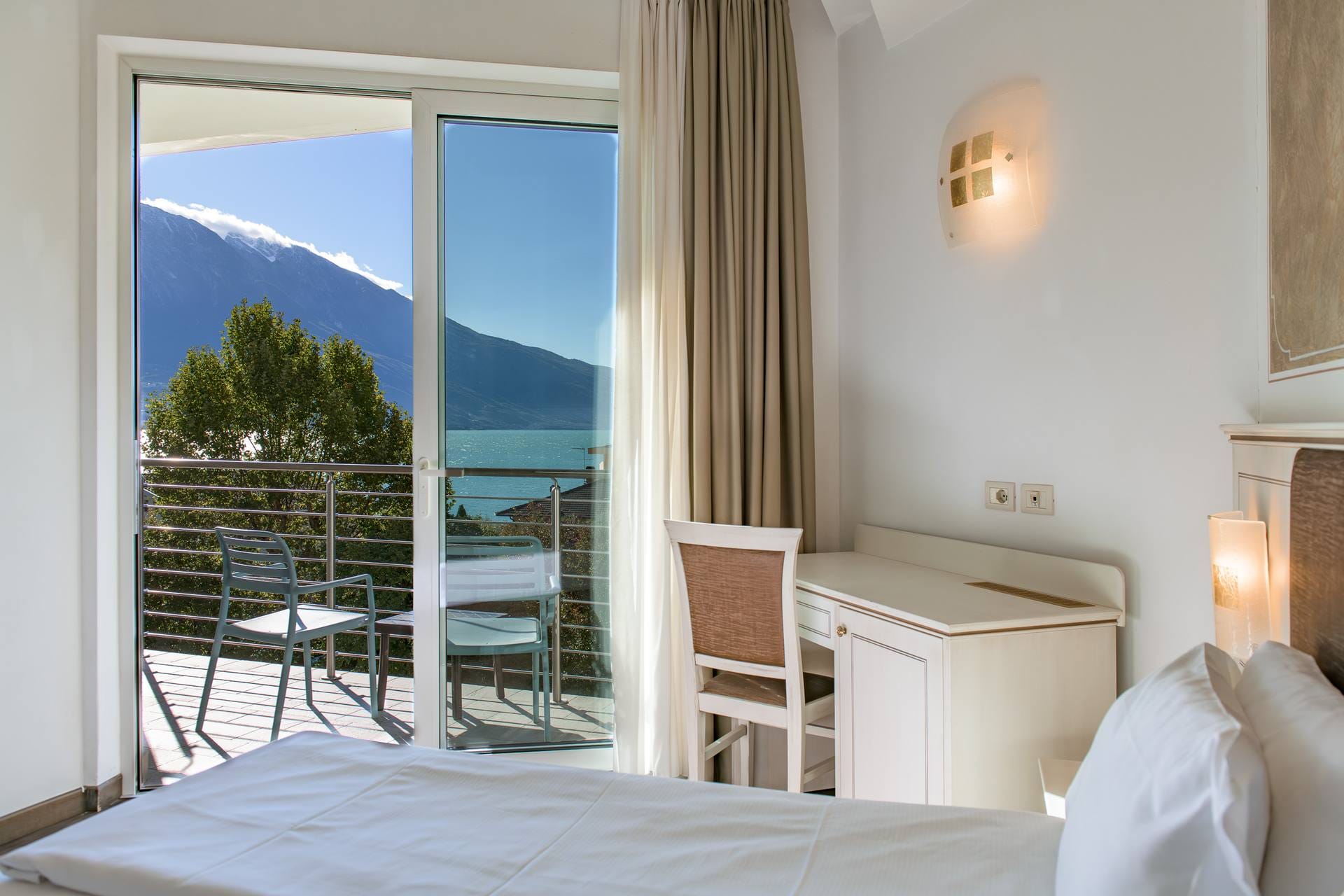 Vista Lago Laterale Sogno Benaco Horstmann Hotels Garda 01